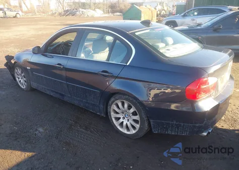 2006 BMW 330Xi z USA, uszkodzony, nr VIN WBAVD33546KV64991